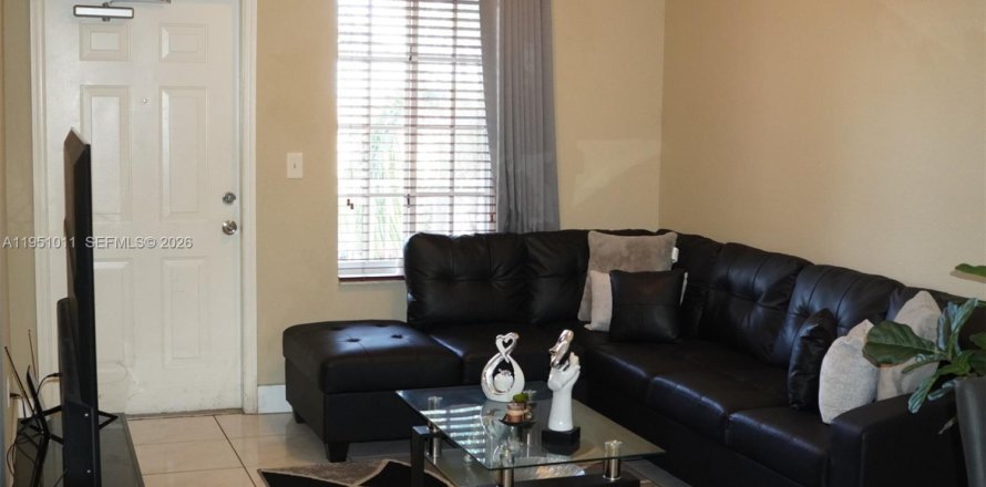 Кондоминиум с 3 спальнями в Хайалиа, Флорида № 2054365