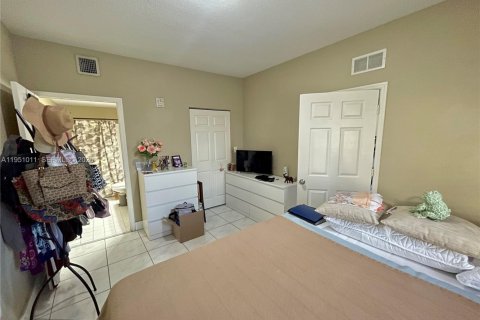 Купить кондоминиум в Хайалиа, Флорида 3 спальни, 110.18м2, № 2054365 - фото 12