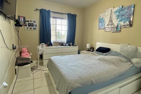 Купить кондоминиум в Хайалиа, Флорида 3 спальни, 110.18м2, № 2054365 - фото 4