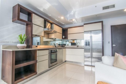 Condo in Miami Beach, Florida, 2 bedrooms  № 1972043 - photo 3