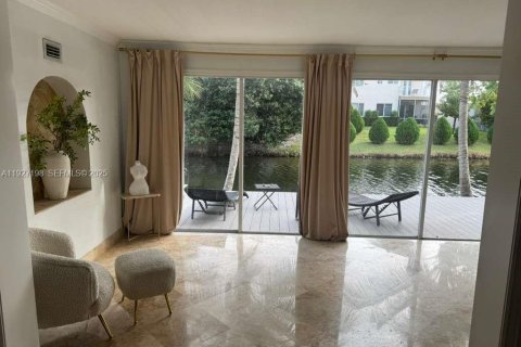 Снять в аренду виллу или дом в Дирфилд-Бич, Флорида 3 спальни, 152.55м2, № 1988093 - фото 7