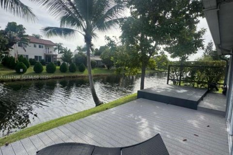 Снять в аренду виллу или дом в Дирфилд-Бич, Флорида 3 спальни, 152.55м2, № 1988093 - фото 9