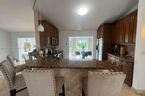 Снять в аренду виллу или дом в Дирфилд-Бич, Флорида 3 спальни, 152.55м2, № 1988093 - фото 13