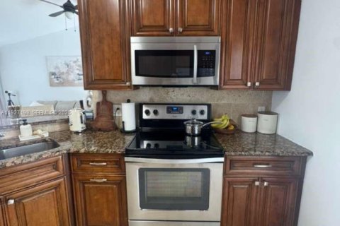 Снять в аренду виллу или дом в Дирфилд-Бич, Флорида 3 спальни, 152.55м2, № 1988093 - фото 14