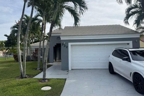 Снять в аренду виллу или дом в Дирфилд-Бич, Флорида 3 спальни, 152.55м2, № 1988093 - фото 2