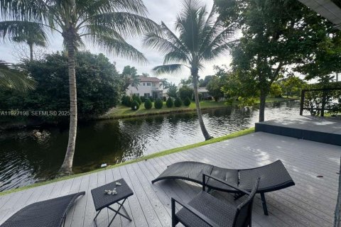 Снять в аренду виллу или дом в Дирфилд-Бич, Флорида 3 спальни, 152.55м2, № 1988093 - фото 8