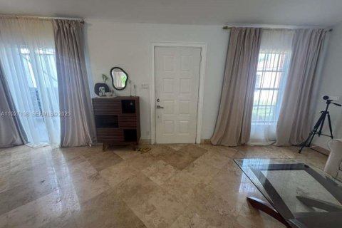 Снять в аренду виллу или дом в Дирфилд-Бич, Флорида 3 спальни, 152.55м2, № 1988093 - фото 22