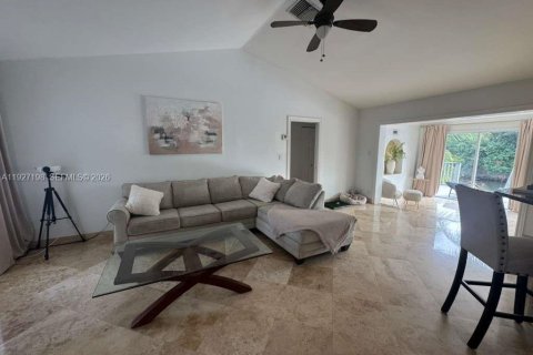 Casa en alquiler en Deerfield Beach, Florida, 3 dormitorios, 152.55 m2 № 1988093 - foto 27