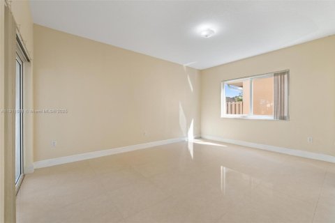 Купить виллу или дом в Майами-Лейкс, Флорида 3 спальни, 150.78м2, № 1967639 - фото 20