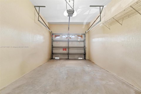 Купить виллу или дом в Майами-Лейкс, Флорида 3 спальни, 150.78м2, № 1967639 - фото 30