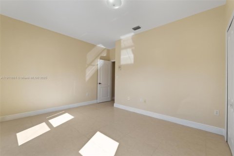 Купить виллу или дом в Майами-Лейкс, Флорида 3 спальни, 150.78м2, № 1967639 - фото 28