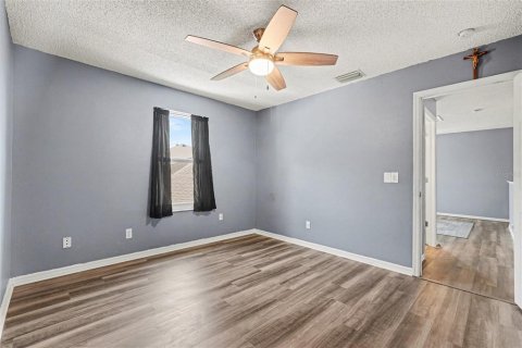 House in Tampa, Florida 5 bedrooms, 227.61 sq.m. № 2151152 - photo 19