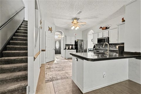House in Tampa, Florida 5 bedrooms, 227.61 sq.m. № 2151152 - photo 13