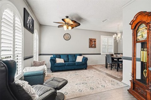 House in Tampa, Florida 5 bedrooms, 227.61 sq.m. № 2151152 - photo 5