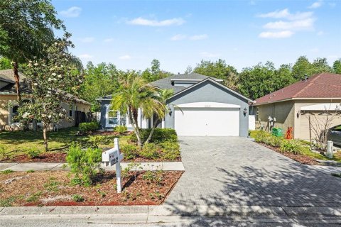 House in Tampa, Florida 5 bedrooms, 227.61 sq.m. № 2151152 - photo 2