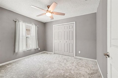 House in Tampa, Florida 5 bedrooms, 227.61 sq.m. № 2151152 - photo 17