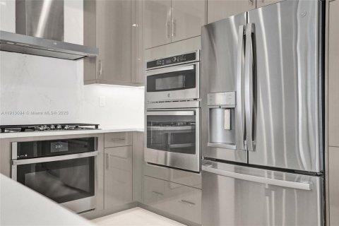 Купить виллу или дом в Палм-Бич-Гарденс, Флорида 2 спальни, № 1968774 - фото 19