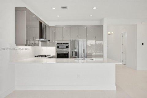 Купить виллу или дом в Палм-Бич-Гарденс, Флорида 2 спальни, № 1968774 - фото 17