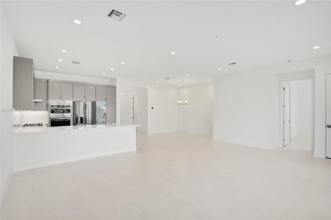 Купить виллу или дом в Палм-Бич-Гарденс, Флорида 2 спальни, № 1968774 - фото 13