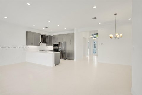 Купить виллу или дом в Палм-Бич-Гарденс, Флорида 2 спальни, № 1968774 - фото 14