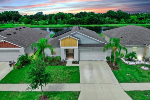 House in Riverview, Florida 4 bedrooms, 171.68 sq.m. № 1910547 - photo 2
