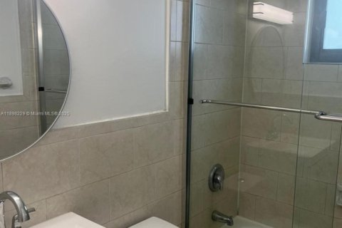 Снять в аренду квартиру в Майами, Флорида 2 спальни, 76.09м2, № 1949442 - фото 8
