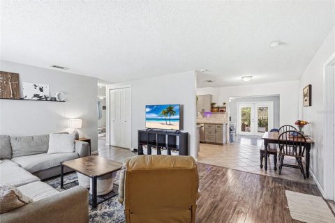 Casa en venta en Bradenton, Florida, 3 dormitorios, 130.81 m2 № 2223247 - foto 3