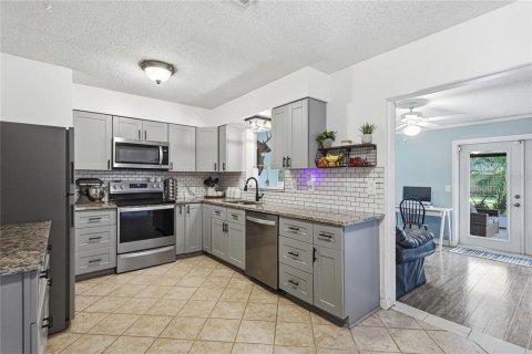 Casa en venta en Bradenton, Florida, 3 dormitorios, 130.81 m2 № 2223247 - foto 5