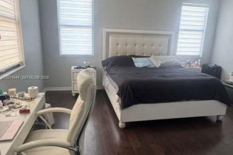 Villa ou maison à louer à Miami, Floride: 4 chambres, 215.35 m2 № 2390316 - photo 10