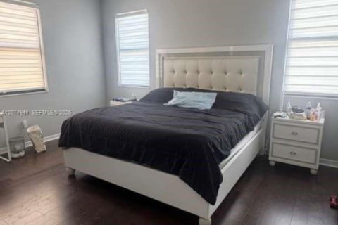 Villa ou maison à louer à Miami, Floride: 4 chambres, 215.35 m2 № 2390316 - photo 9