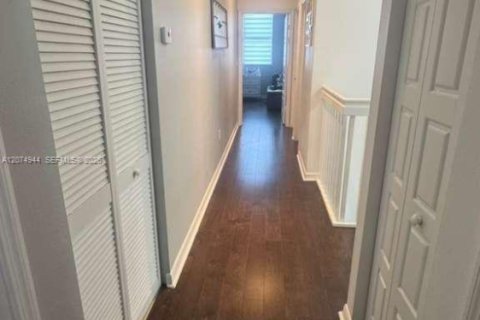 Villa ou maison à louer à Miami, Floride: 4 chambres, 215.35 m2 № 2390316 - photo 21