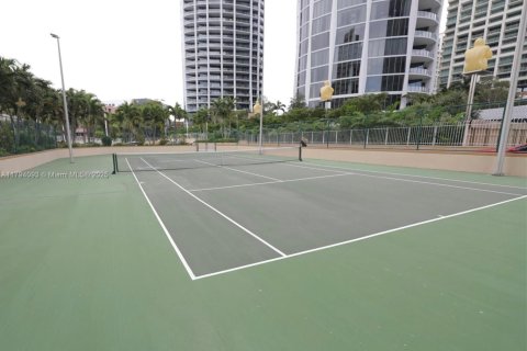 Commercial property in Miami, Florida № 1700572 - photo 17