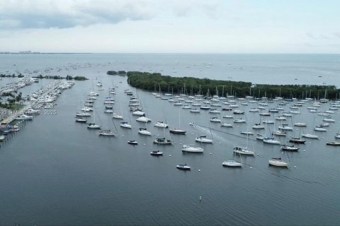 Commercial property in Miami, Florida № 1700572 - photo 16