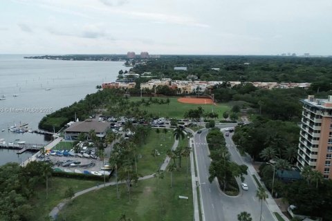 Commercial property in Miami, Florida № 1700572 - photo 14