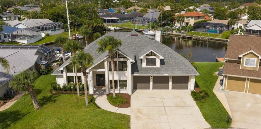 House in Palm Coast, Florida 5 bedrooms, 297.47 sq.m. № 2199047