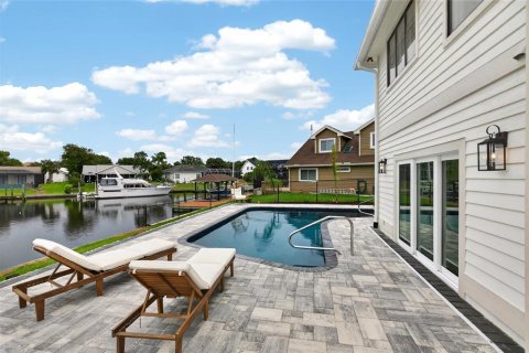 House in Palm Coast, Florida 5 bedrooms, 297.47 sq.m. № 2199047 - photo 4