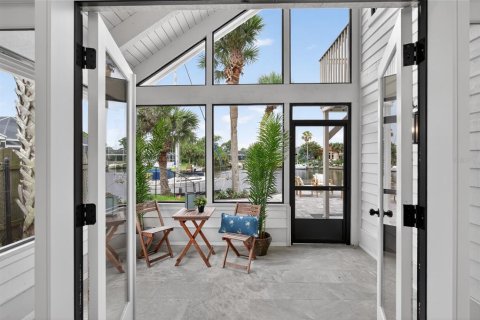 House in Palm Coast, Florida 5 bedrooms, 297.47 sq.m. № 2199047 - photo 19