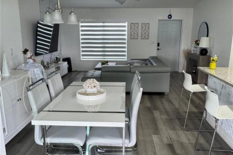 Villa ou maison à vendre à Cape Coral, Floride: 3 chambres № 2046153 - photo 8