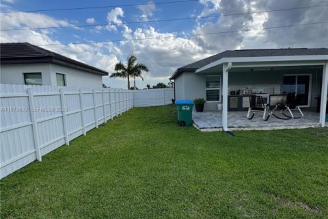 Villa ou maison à vendre à Cape Coral, Floride: 3 chambres № 2046153 - photo 21
