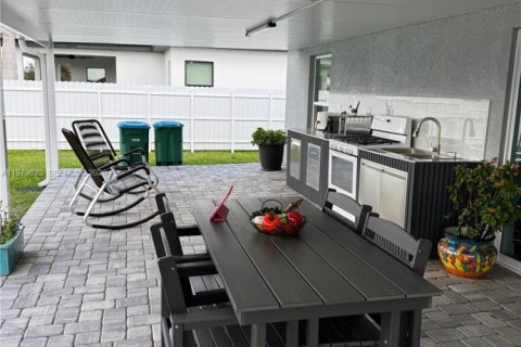 Villa ou maison à vendre à Cape Coral, Floride: 3 chambres № 2046153 - photo 23