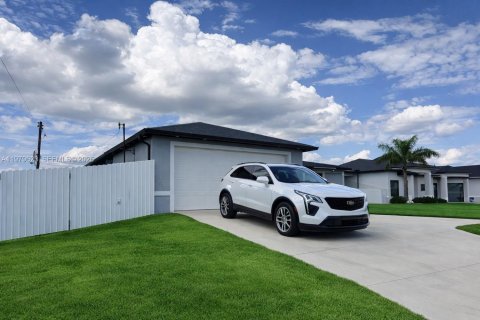 Villa ou maison à vendre à Cape Coral, Floride: 3 chambres № 2046153 - photo 2