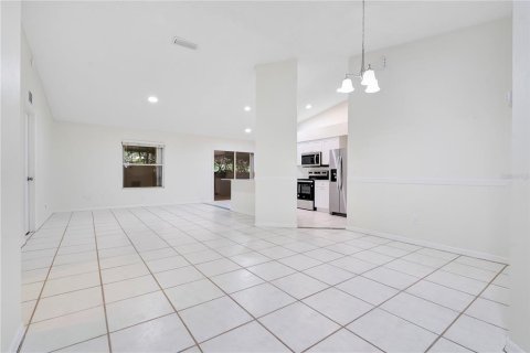 Villa ou maison à vendre à Orlando, Floride: 3 chambres, 124.02 m2 № 2411703 - photo 5