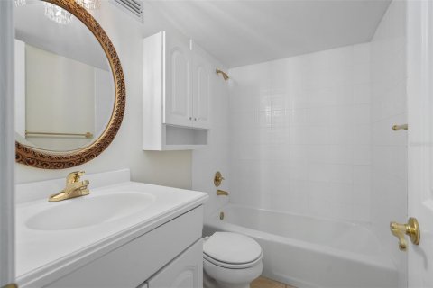 Condo in Maitland, Florida, 2 bedrooms № 2209162 - photo 21