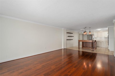 Condo in Maitland, Florida, 2 bedrooms № 2209162 - photo 6