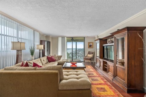 Condo in Maitland, Florida, 2 bedrooms № 2209162 - photo 23