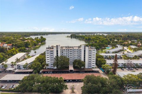 Condo in Maitland, Florida, 2 bedrooms № 2209162 - photo 2
