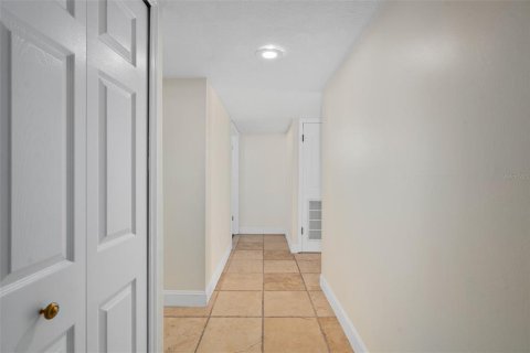 Condo in Maitland, Florida, 2 bedrooms № 2209162 - photo 4