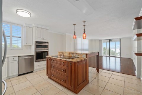 Condo in Maitland, Florida, 2 bedrooms № 2209162 - photo 8