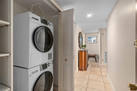 Condo in Maitland, Florida, 2 bedrooms № 2209162 - photo 22