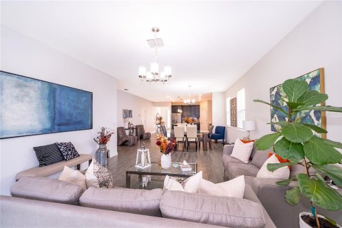 Casa en venta en Orlando, Florida, 3 dormitorios, 194.07 m2 № 2386543 - foto 18